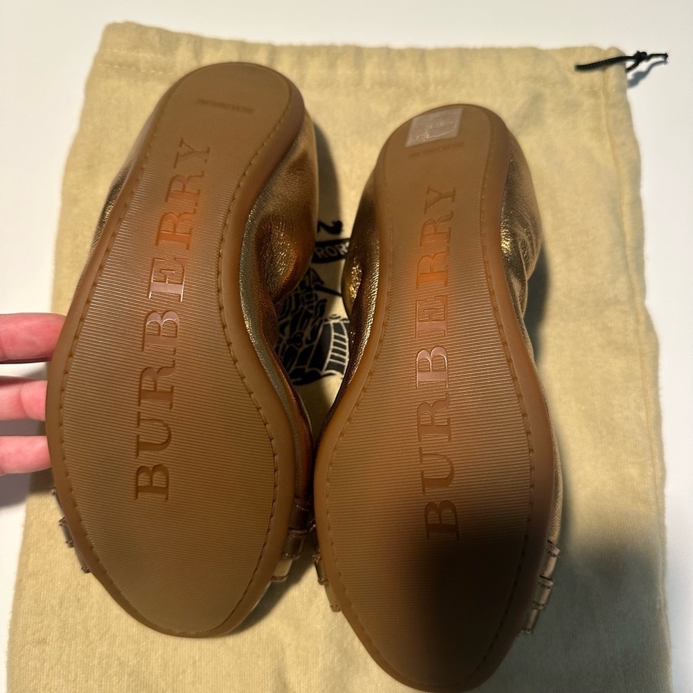 Burberry Haymarket Aston Ballerina Leather Flats 37 Gold - Picture 2 of 3